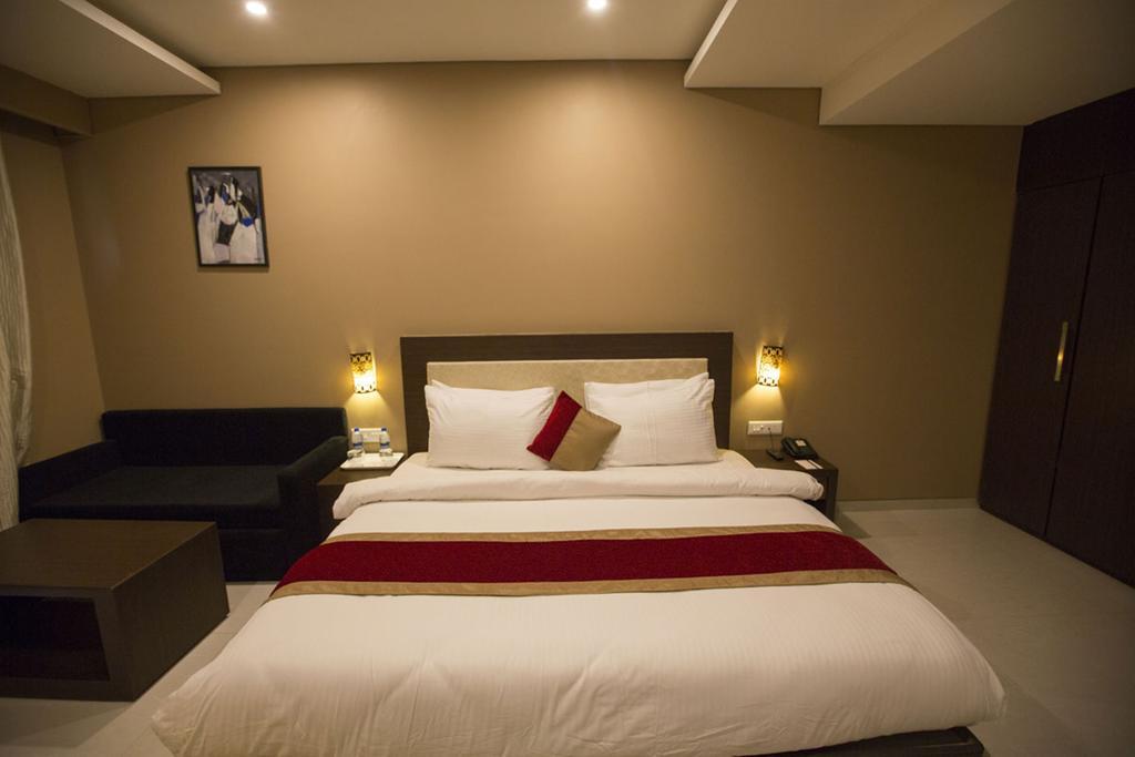 Anjushree Hotell Ujjain Eksteriør bilde