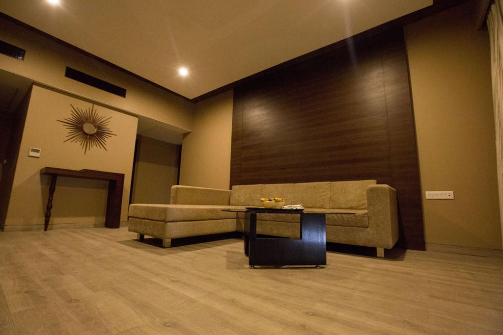 Anjushree Hotell Ujjain Eksteriør bilde